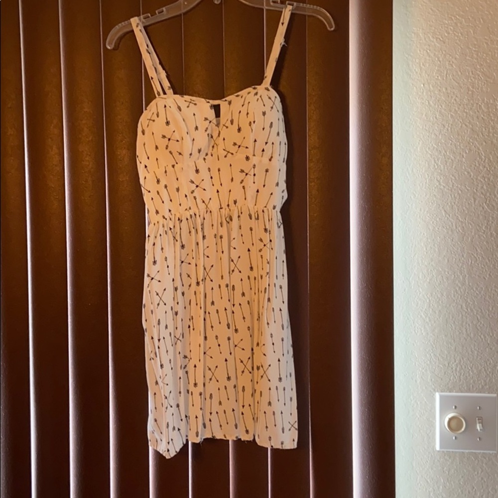 AUW Black and white arrow sundress.